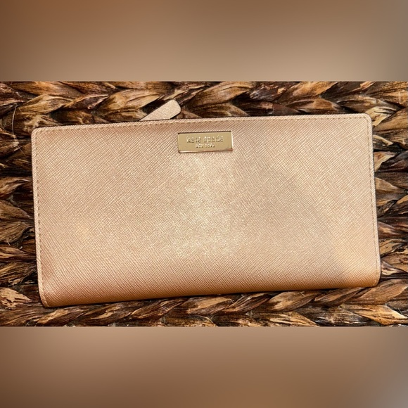 kate spade Handbags - Kate Spade New York Laurel Way Leather Wallet